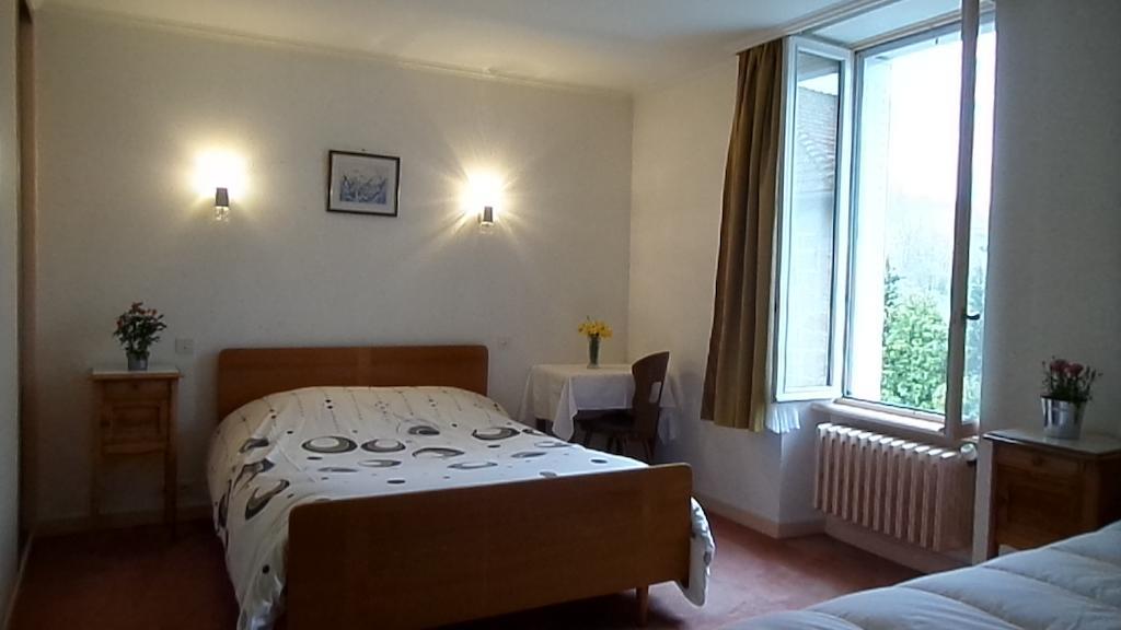 Hotel La Vie En Rose Le Brugeron Номер фото