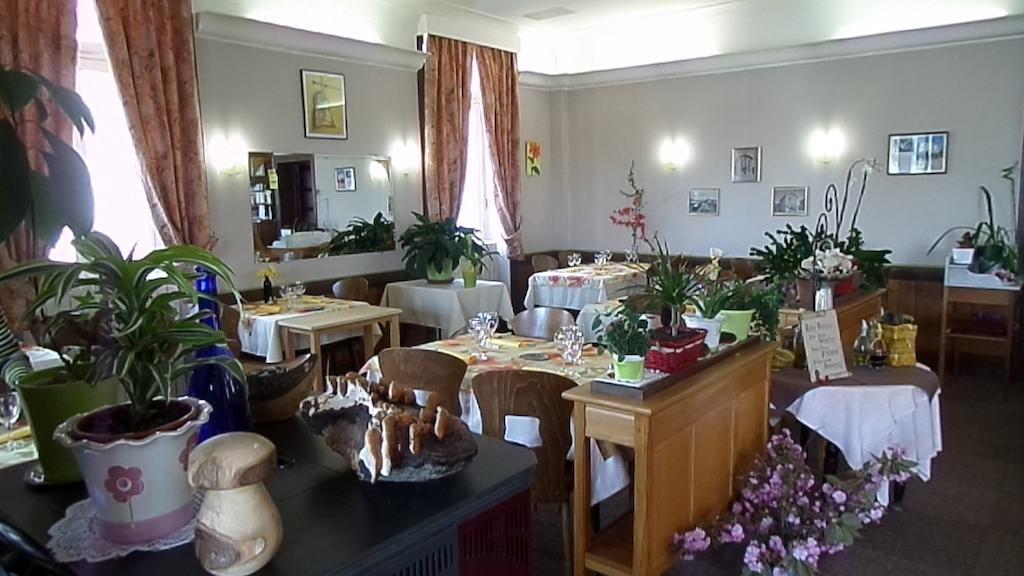 Hotel La Vie En Rose Le Brugeron Экстерьер фото